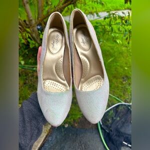 DexFlex comfort beige/green and pink sparkly size 71/2